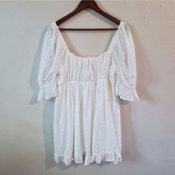 Buddy Love Valentina White Eyelet Puff Sleeve Mini Dress Size Medium NWT - Picture 8 of 12